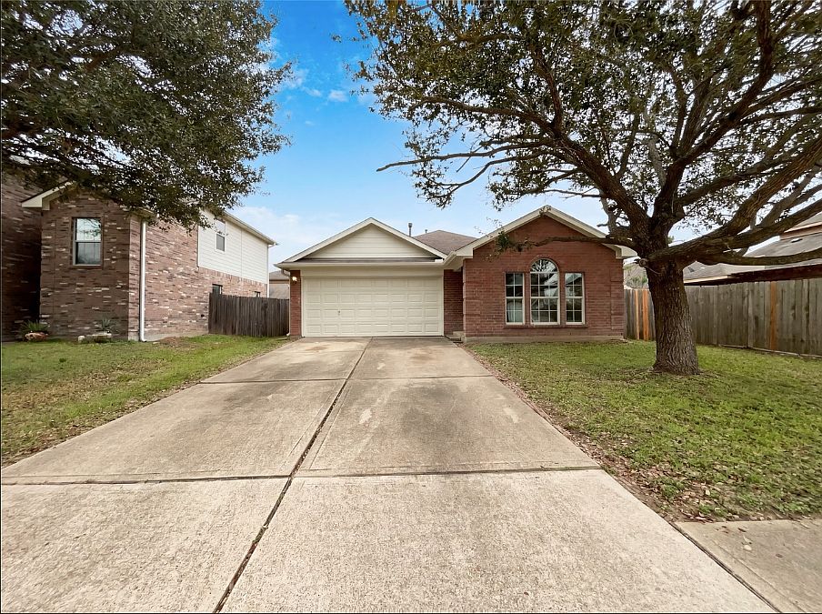 1st image of 5026 Royal Cypress Dr