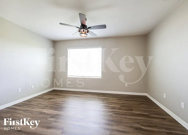 480 Burnham Cir — Photo 7