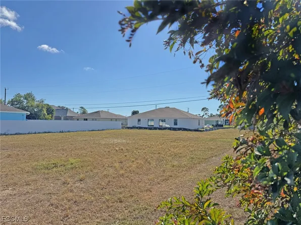 1130 Trafalgar Pkwy, Cape Coral, FL 33991