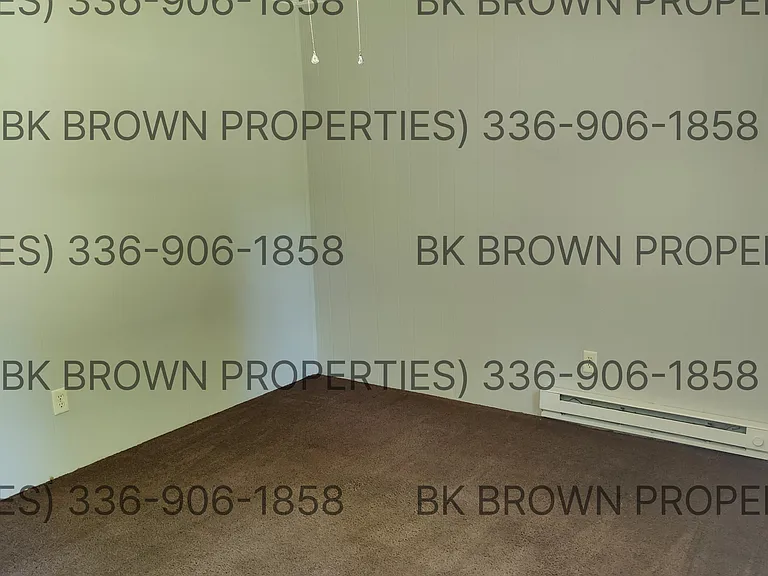 1241 Sunnyside Dr — Photo 2