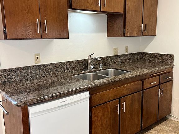 3rd image of 5055 Saratoga Ave #6