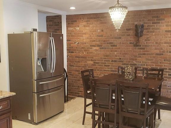 Formal dining with porcelain tile floor!
