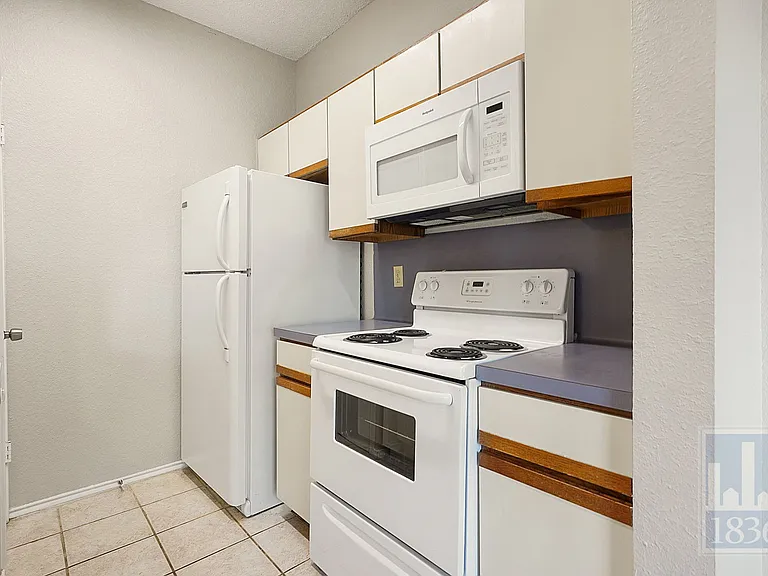 2804 Rio Grande St #303 — Photo 11
