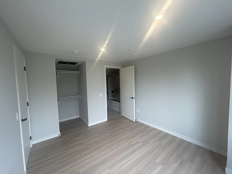 5616 South St #810 — Photo 10