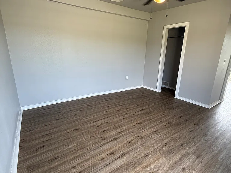 1502 Thompson Pl #B — Photo 12