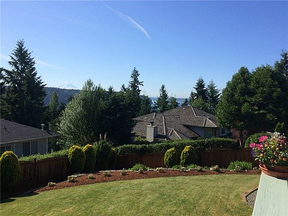 5th image of 623 122nd Ct NW
