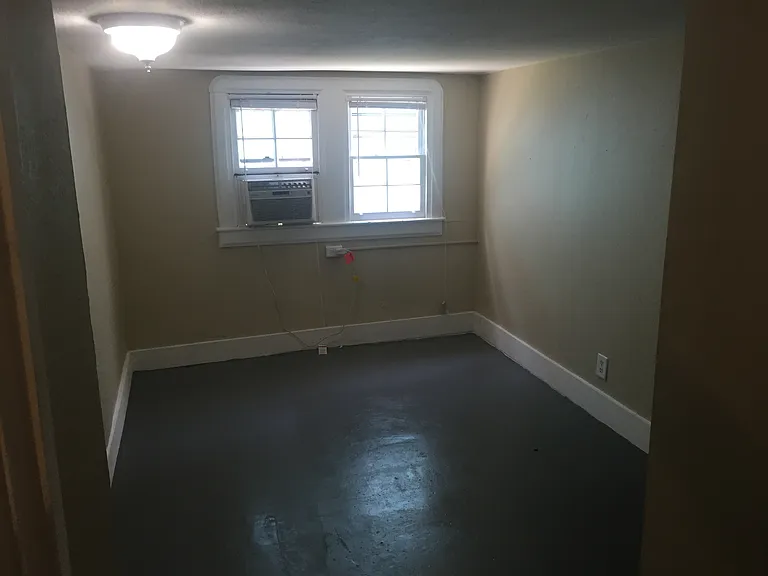 5000 Loyola Ave — Photo 9