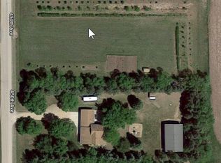 719 54th St SW, Watertown, SD 57201