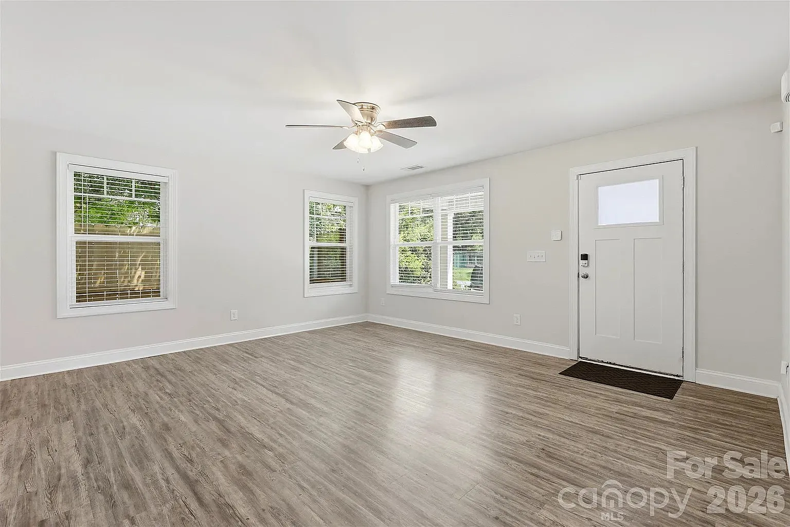 4221 E End St — Photo 2