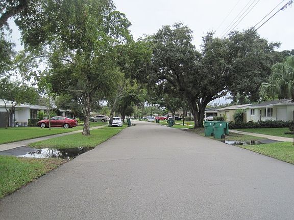 5th image of 5116 SW 93rd Ave
