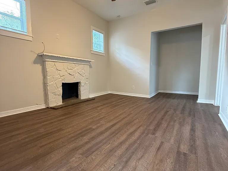 6916 N Central Ave — Photo 5