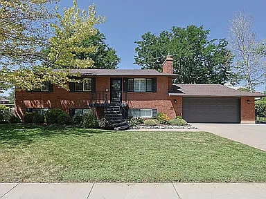 132 Larkin Ln