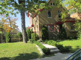 1521 S 76th St, West Allis, WI 53214