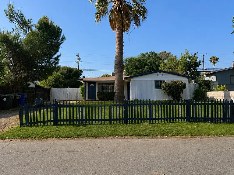 27188 Messina St — Photo 13