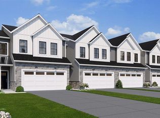 323 Maple St, Pardeeville, WI 53954