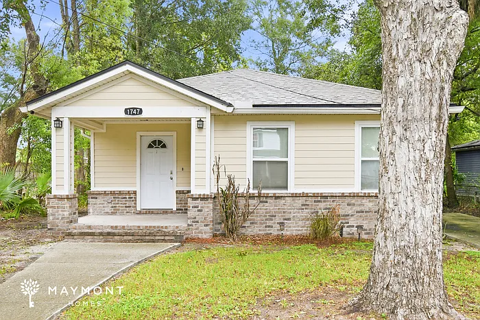 3 bed, 2.0 bath, 1112 sqft, $1,425 — Photo 1