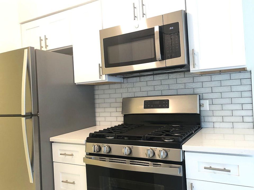 1st image of 5425 N Winthrop Ave #206