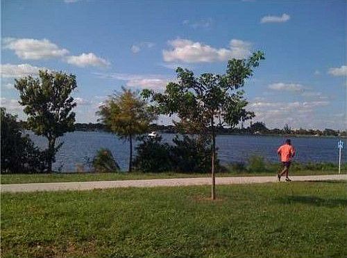 4th image of 2204 Lake Osborne Dr APT 9