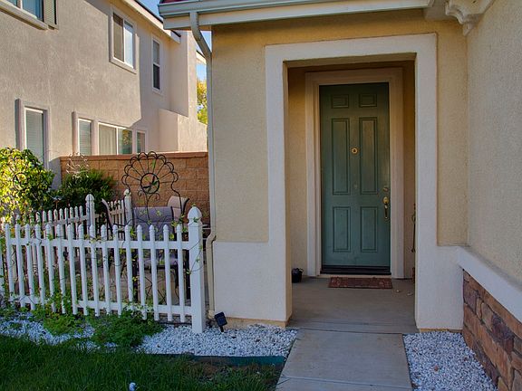 3rd image of 33507 Cedar Creek Ln