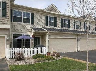 871 Braunworth Ct, Chaska, MN 55318