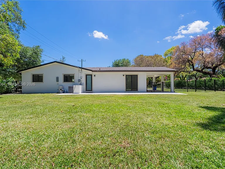 255 Grant Dr — Photo 26