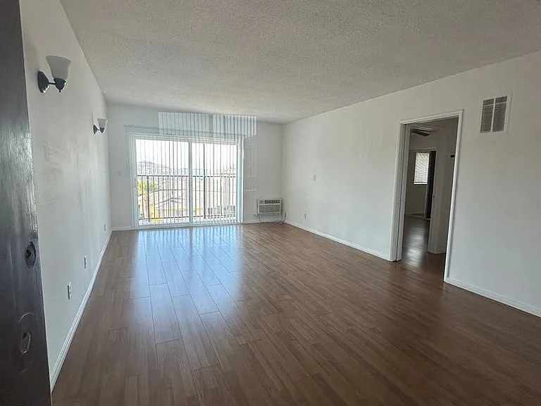 2155 La Canada Crest Dr — Photo 1