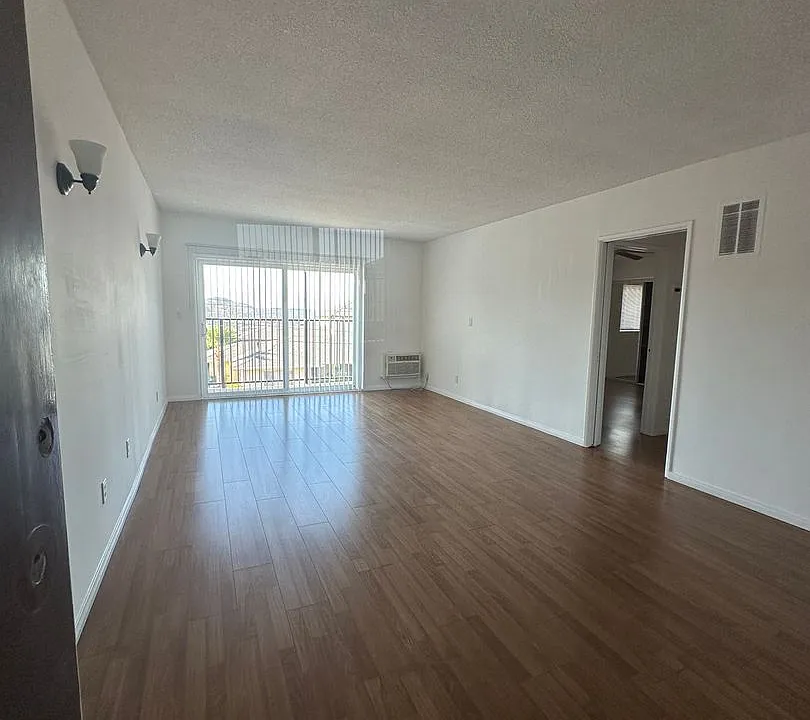 2155 La Canada Crest Dr