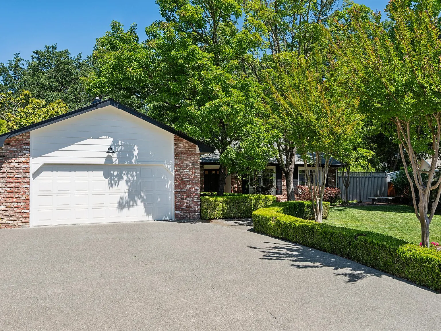 3 bed, 2182 sqft, $6,700 — Photo 4
