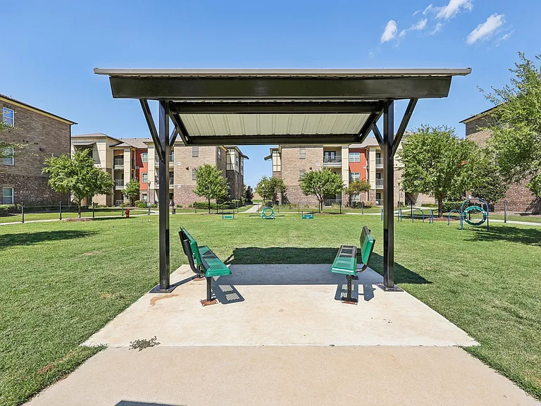 The Landing at Little Elm Apartments — Photo 33