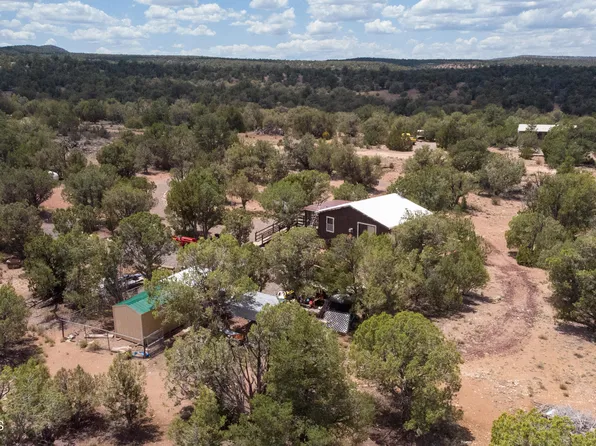 57573 N Hermana Ln, Seligman, AZ 86337