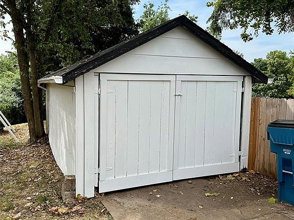 5th image of 8626 Engler Ave