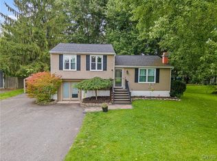 9582 Tagus Ln, Brewerton, NY 13029