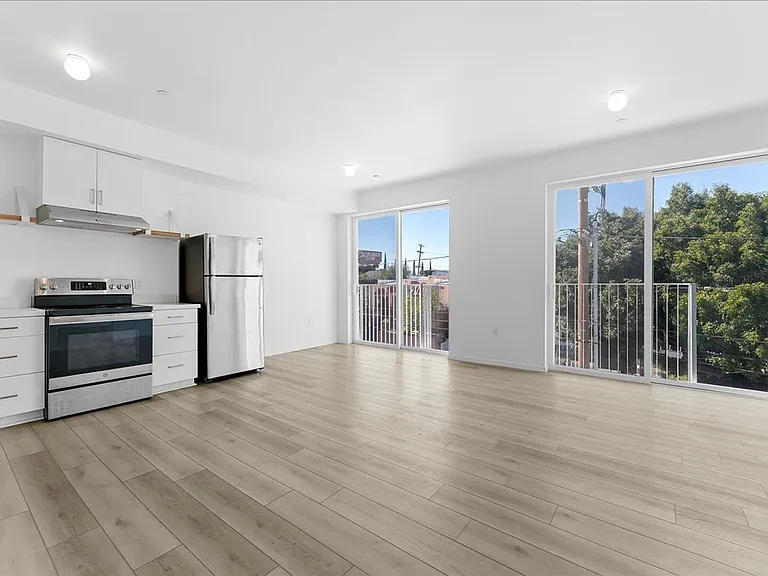636 N. Juanita Ave, Los Angeles, CA 90004 — Photo 3