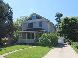 901 Walnut St, Iowa City, IA 52240