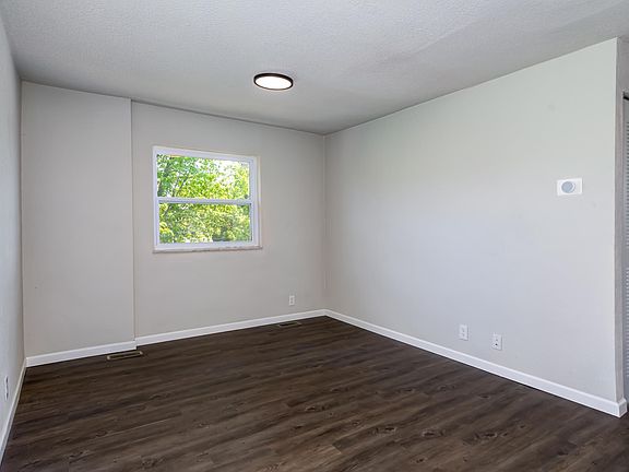 4th image of 3735 Cambridge Ave APT 16