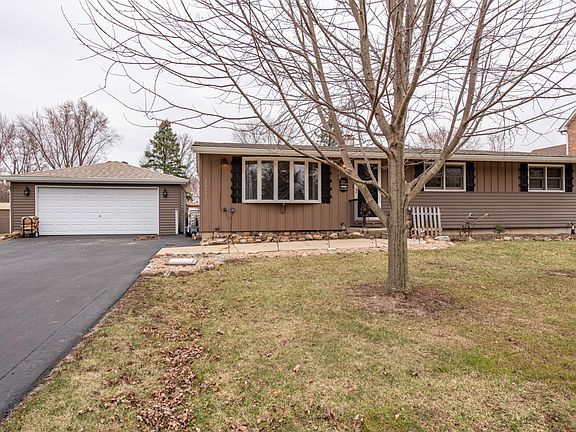2nd image of 22171 W Pineview Dr