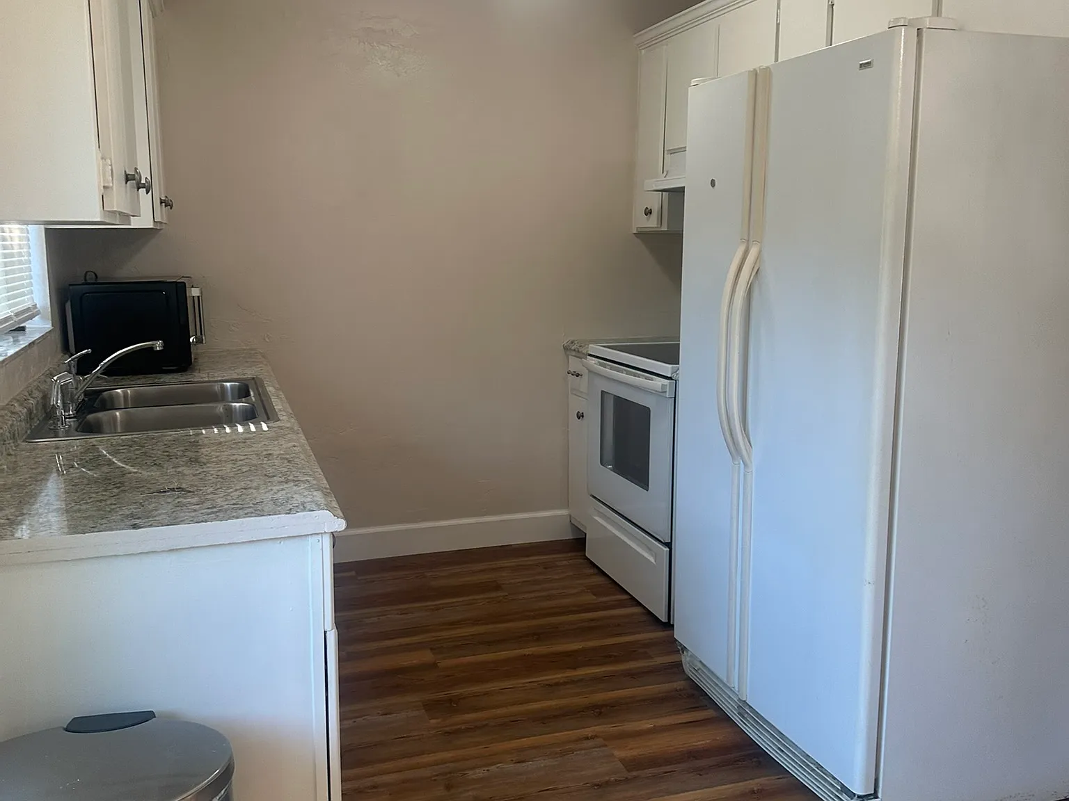 2 bed, 900 sqft, $1,600 — Photo 2