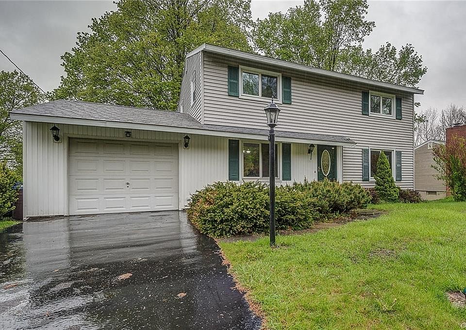 1st image of 121 Northwood Way