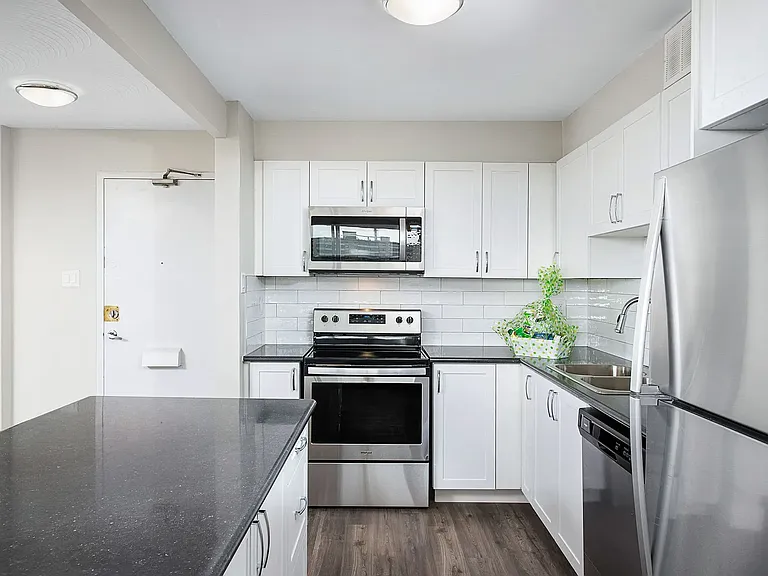 1340 Danforth Rd — Photo 4