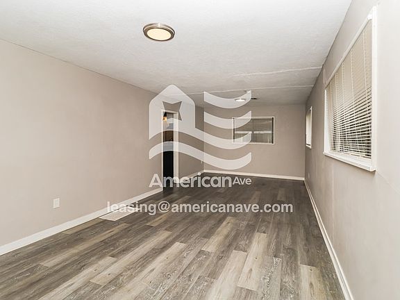 1634740_002_living_room_3.jpg