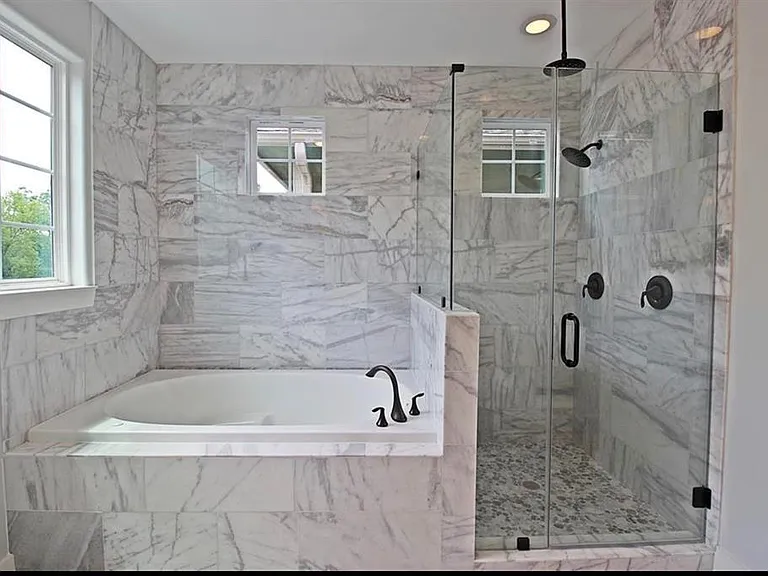 2736 Cortlandt St #B — Photo 6