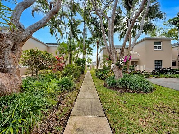 4th image of 6960 SW 54th St