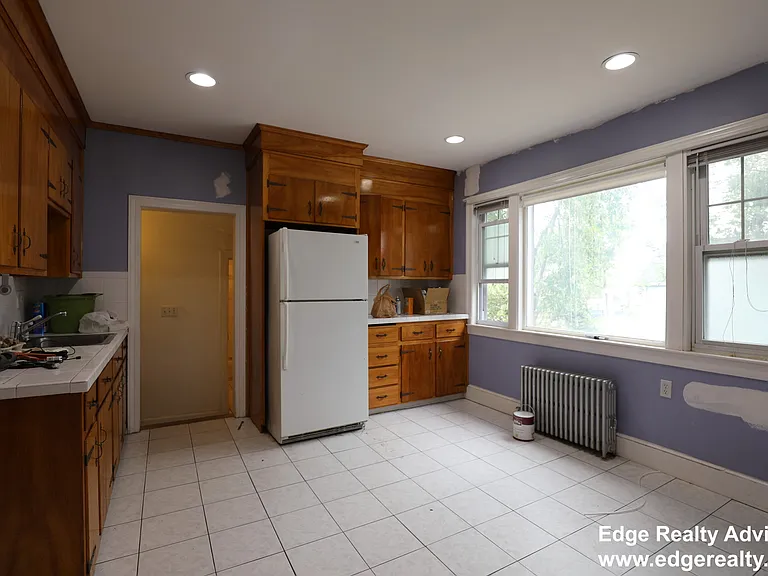 19 Lothrop St #2 — Photo 2