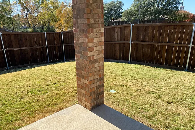 Private Room For Female Roommate All Bills Paid 15 Mins To Unt & Twu! — Photo 2