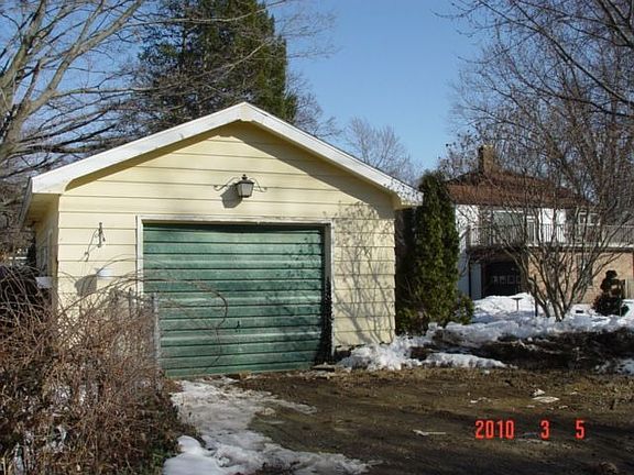 2nd image of 122 W May St