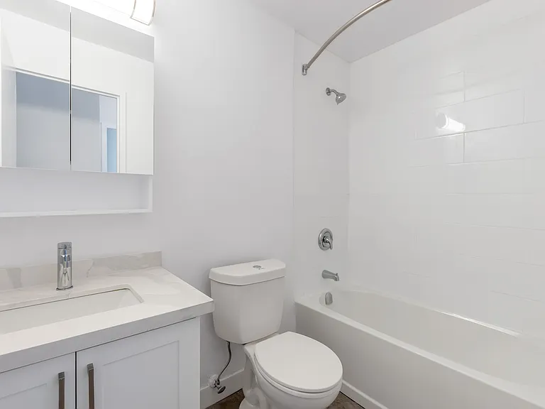 20 Graydon Hall Dr — Photo 29