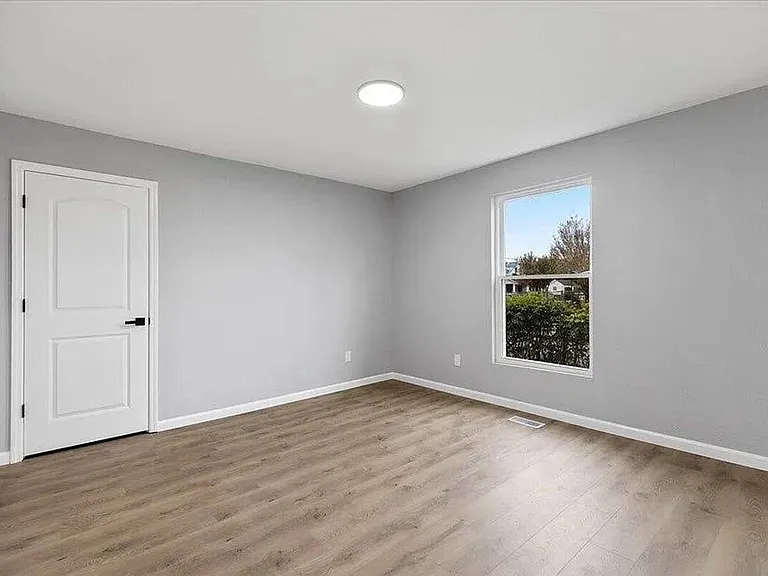 1901 Walker Ave — Photo 8