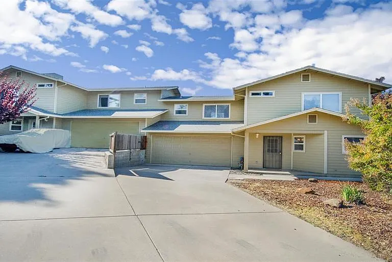 20461 Bay Meadows Dr — Photo 1