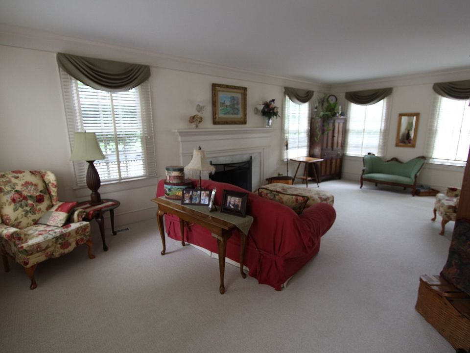 1st image of 7567 King George Dr