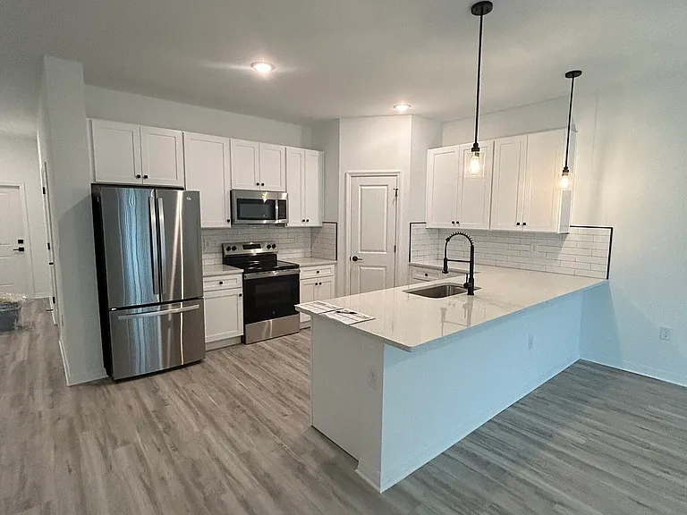 1322 Rio De Janeiro Ave — Photo 4